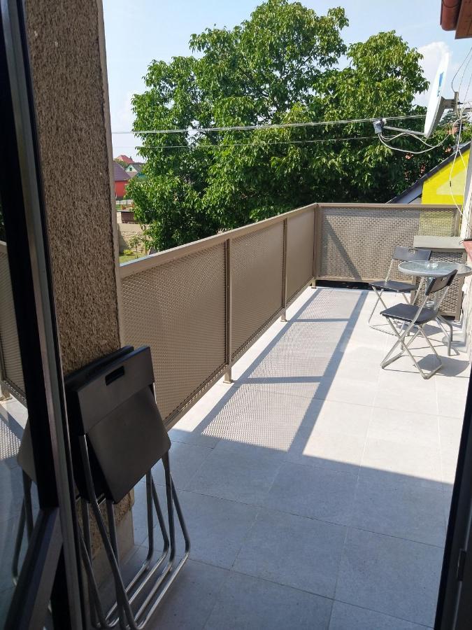 Alisa Apartment *